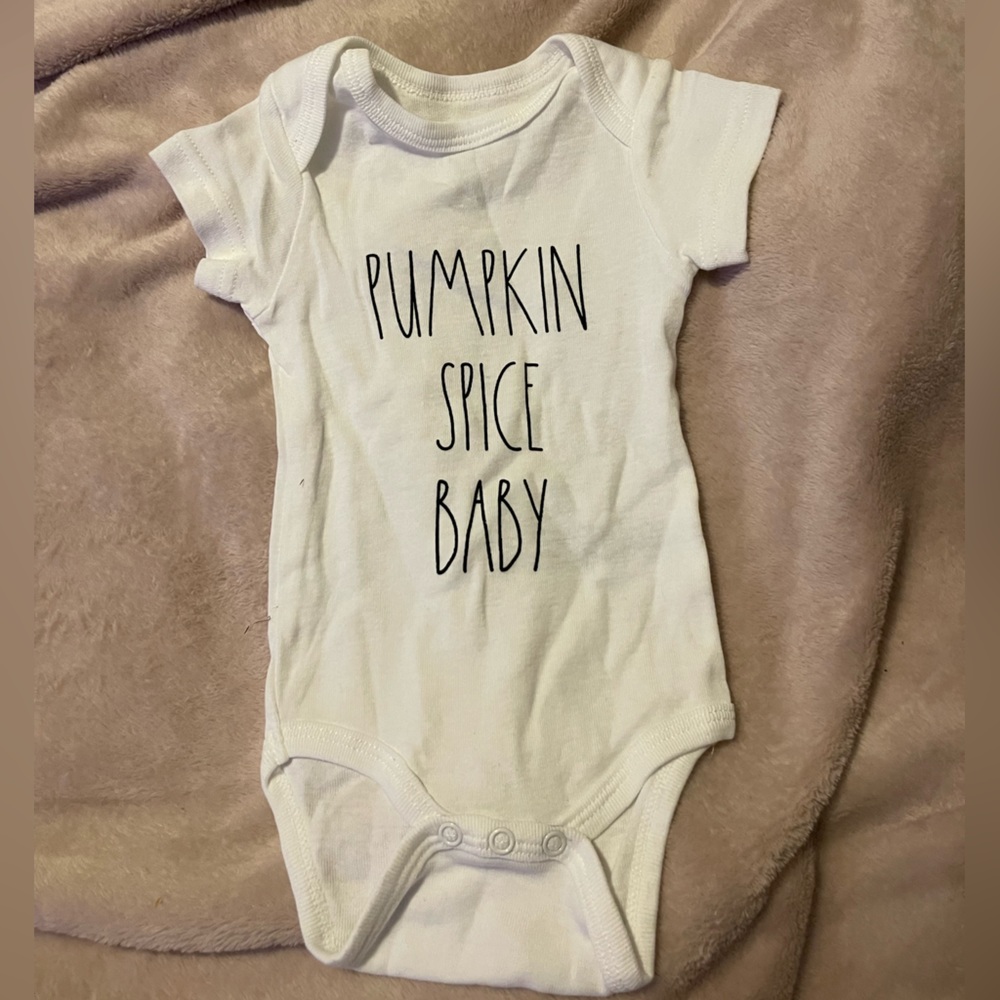 Rae Dunn “pumpkin spice baby” ☕️